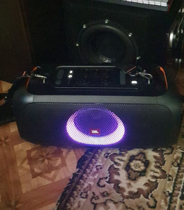JBL PartyBox On-The-Go Black