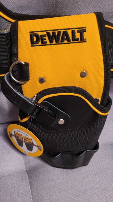 Skrzynka narzędziowa DEWALT  TOUGH SYSTEM  / Pas narzędziowy DEWALT