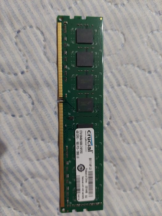 Оперативная память для ПК  Crucial - 4GB DDR3 – 1600