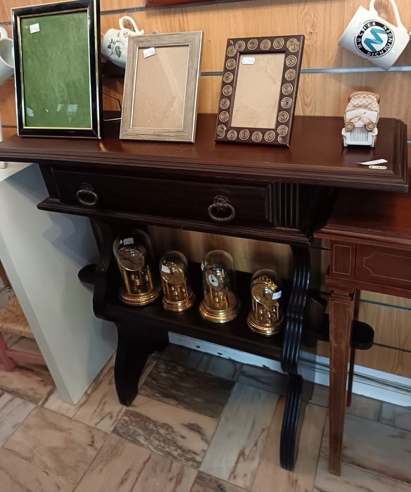 Móvel rustico de apoio