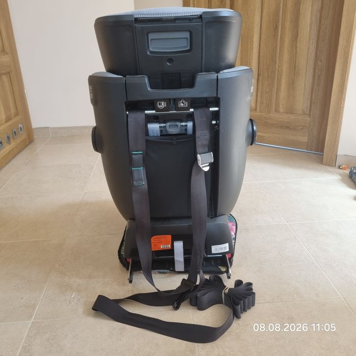 Britax Römer Advansafix IV R 9–36 kg – bezwypadkowy