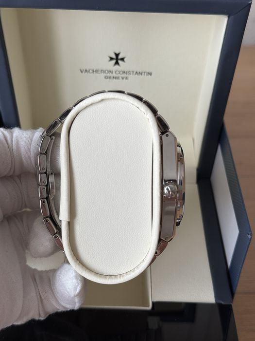 Годнник Vacheron Constantin Overseas White