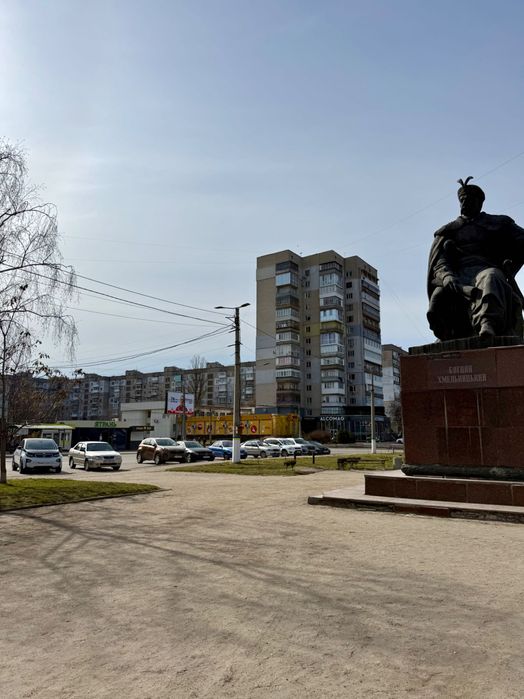 Продаж 3-кімнатної квартири з АГО та мп вікнами центр м.Кропивницький