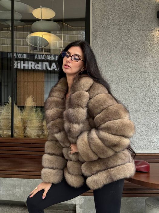 Нові шуби з натурального хутра песця . Песцові шуби