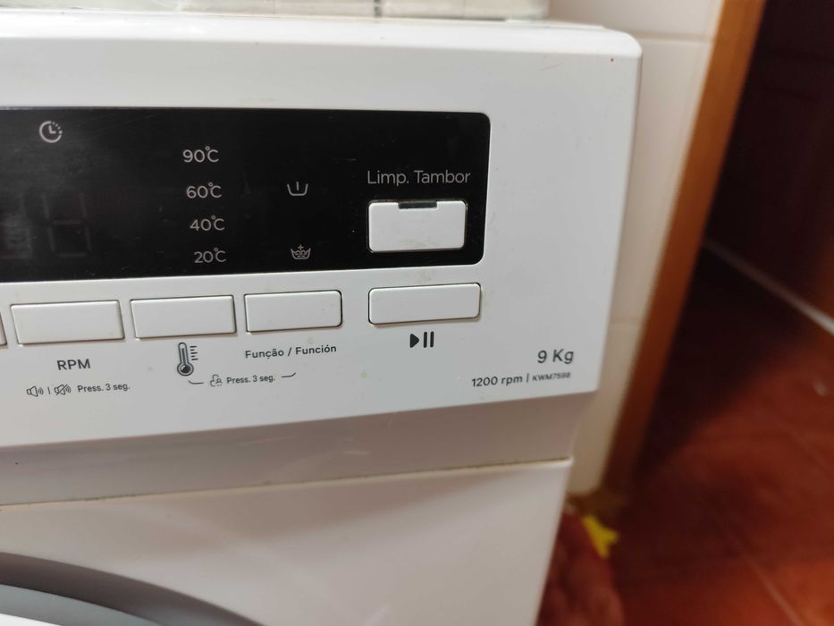 Vende se máquina de lavar 9kg
