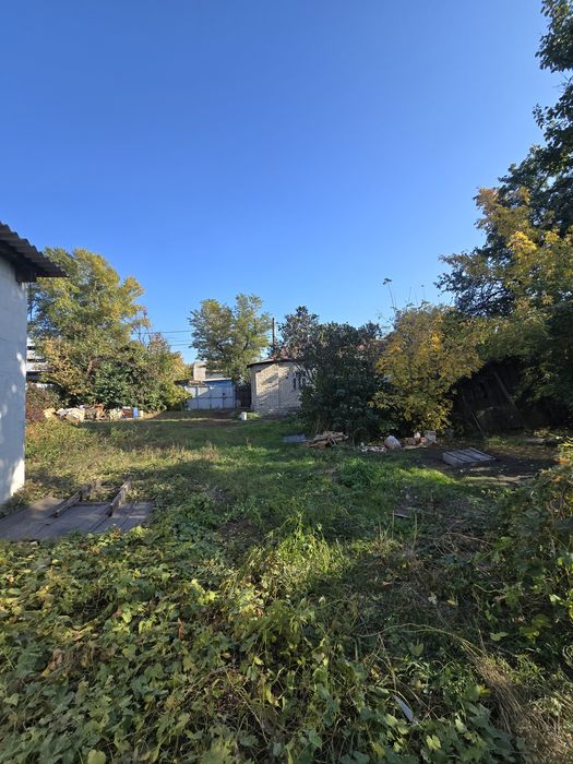Продаж частини будинку  земельна ділянка