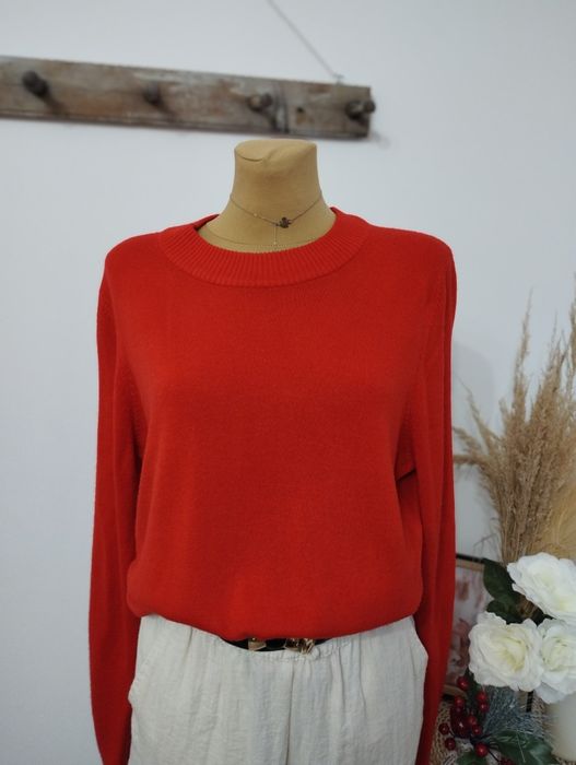Czerwony sweter damski C&A L na święta i zimę