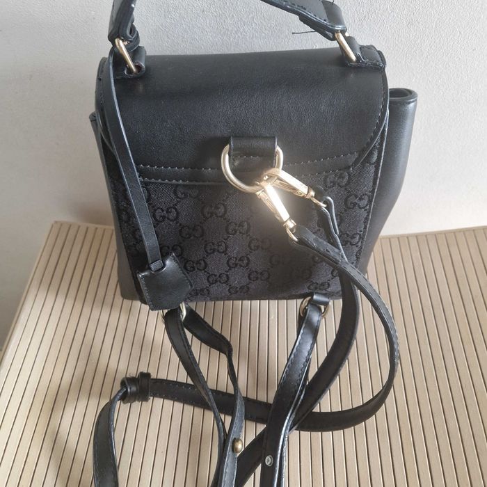 Piękny skórzany plecaczek