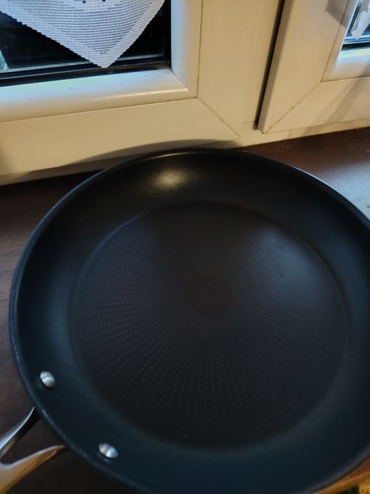 Używane patelnie Tefal duetto+ 24 i 28cm.