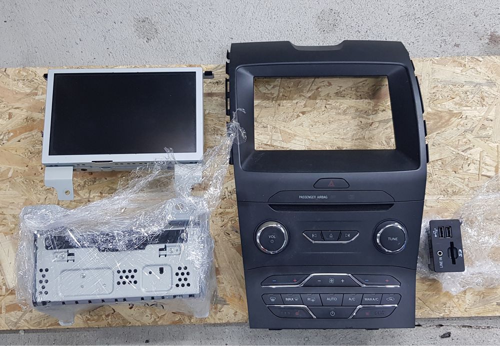 Экран Мультимедиа Sync 2, 3 Ford Edge