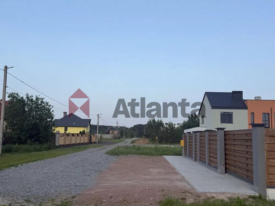 Продається сучасний житловий будинок в с. Бірки.