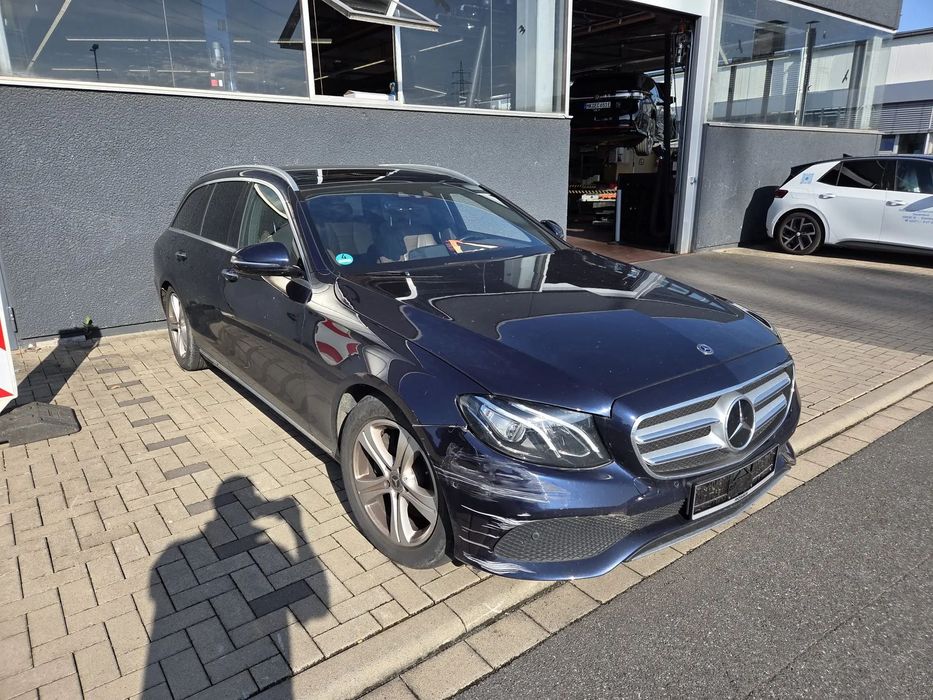 Mercedes-Benz Klasa E E220d 4Matic 07/2017r Avantgarde
