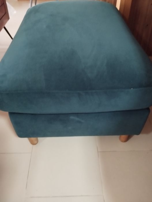 Puff em veludo verde