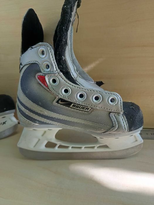 Хокейні ковзани б/у Bauer 26 розмір