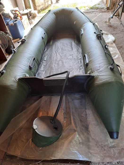 Продам човен гумовий з мотором