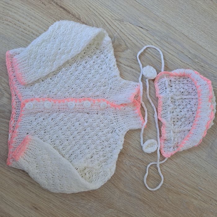 Sweterek dziewczęcy z czapeczką 62 68 sweter czapka