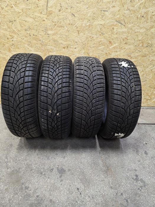 Komplet opon Zimowych Dunlop SP WinterSport3d 215 60 R17 C 104/102H M+
