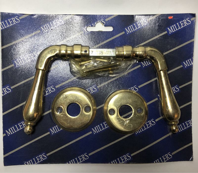 Дверная ручка. Латунь