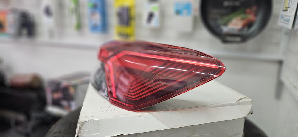 Задній стоп Audi Q4 E tron