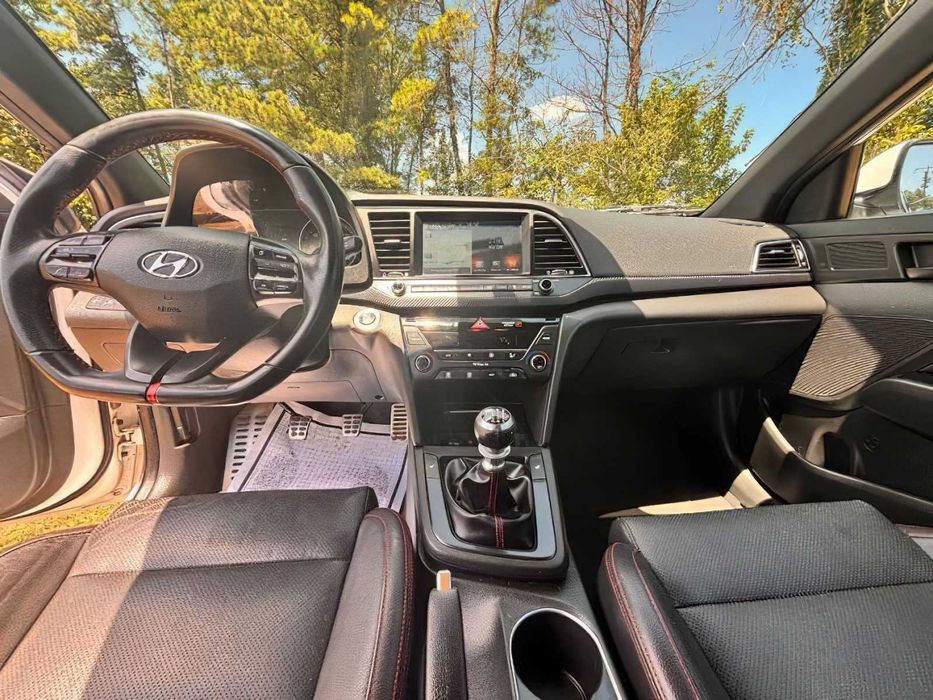 Hyundai Elantra Sport      2017