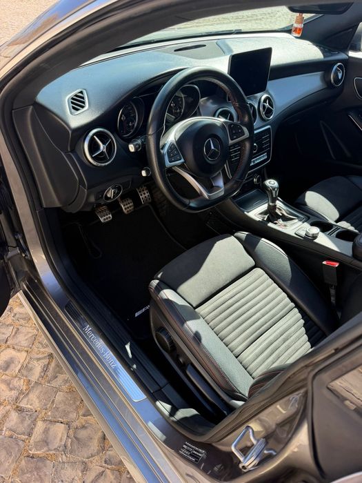 Mercedes Benz CLA 200