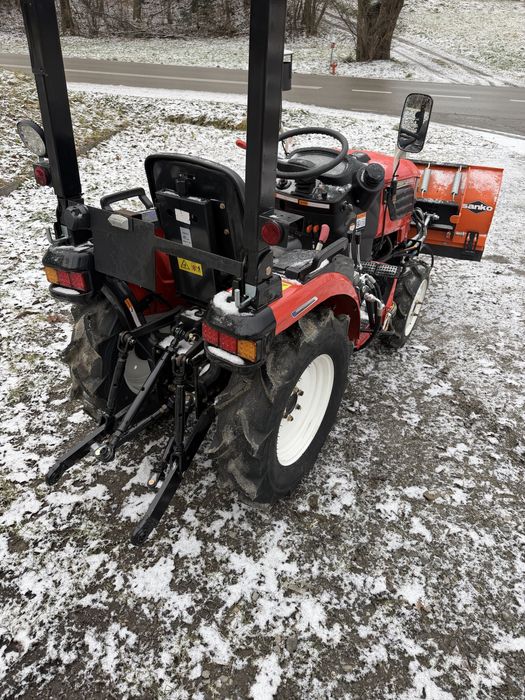 Hinomoto HM3020 (minitraktor)