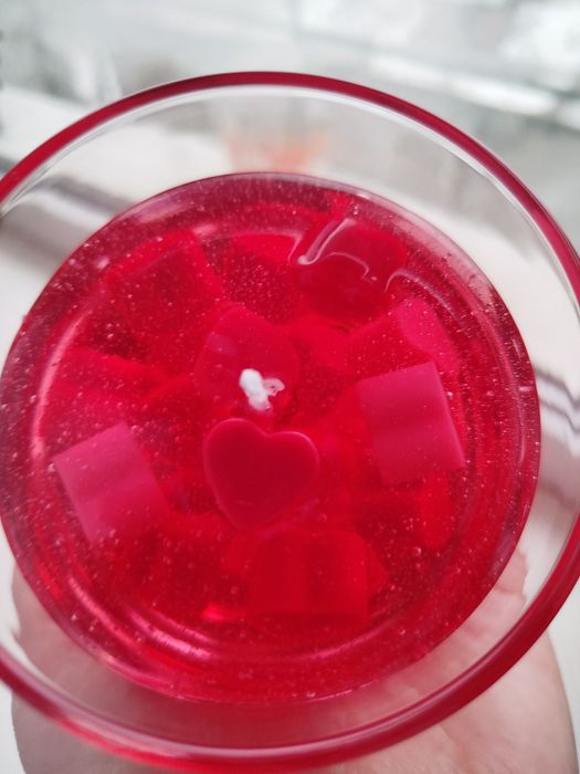 Свічка з сердечками