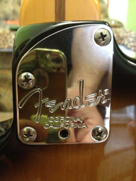 Продам Fender American Deluxe v-neck 2004 г