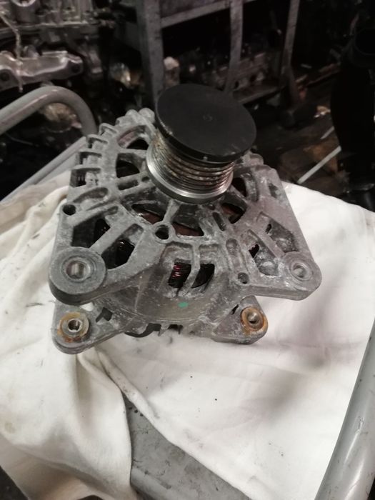 Alternator Renault Daster 1.2 tce
