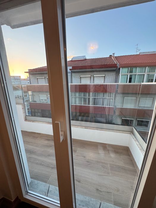 Quartos com varanda em Almada