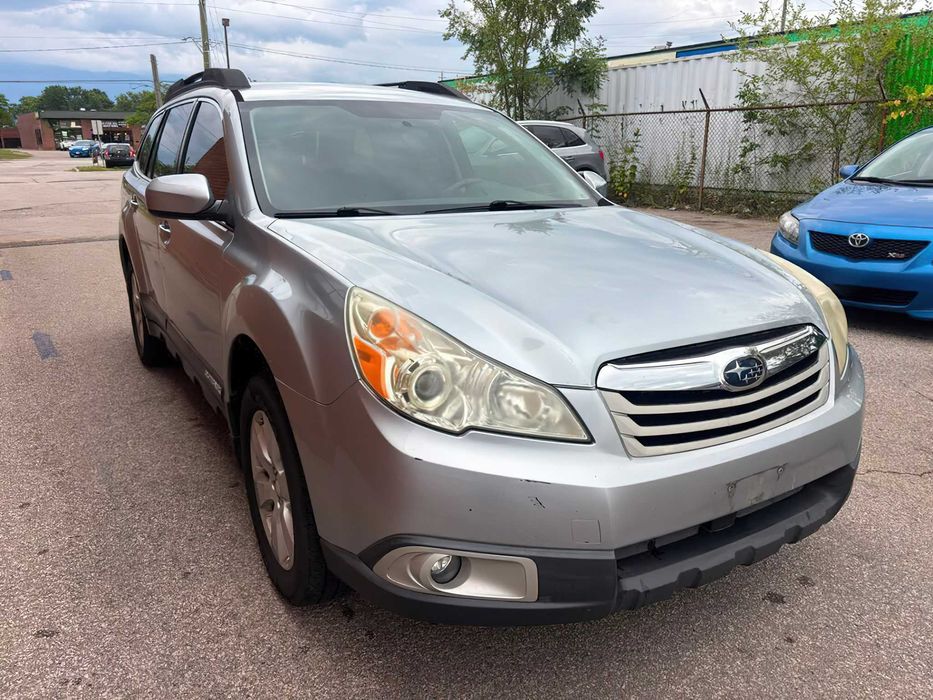 Subaru Outback 2.5i Limited      2013