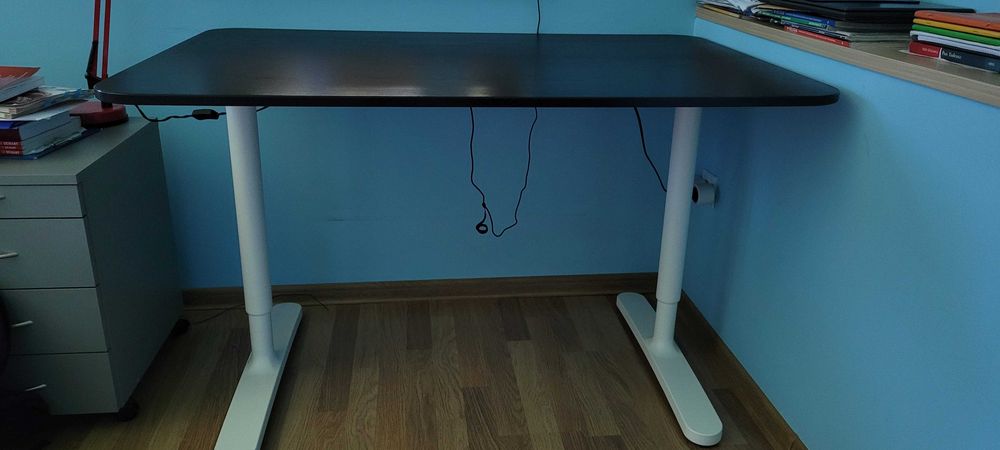 Biurko Ikea bekant z regulacją wysokości 120x80