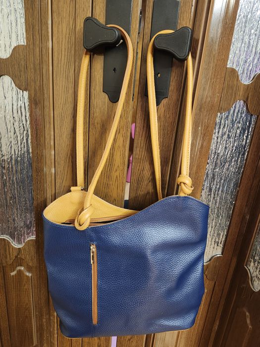 Нова містка жіноча сумка, може бути рюкзак.