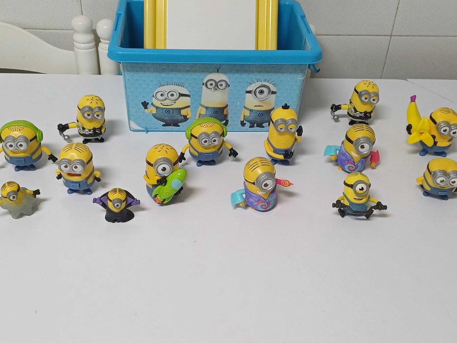 Caixa com Minions 14 unidades