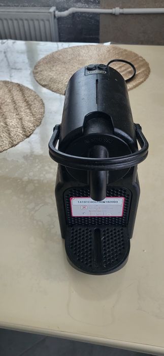 Капсульна кавоварка Inissia Black, Nespresso
