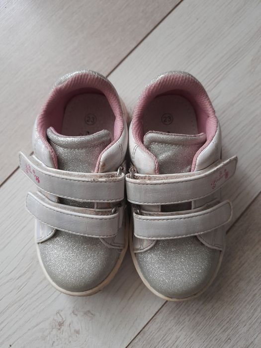 Туфельки для дівчинки