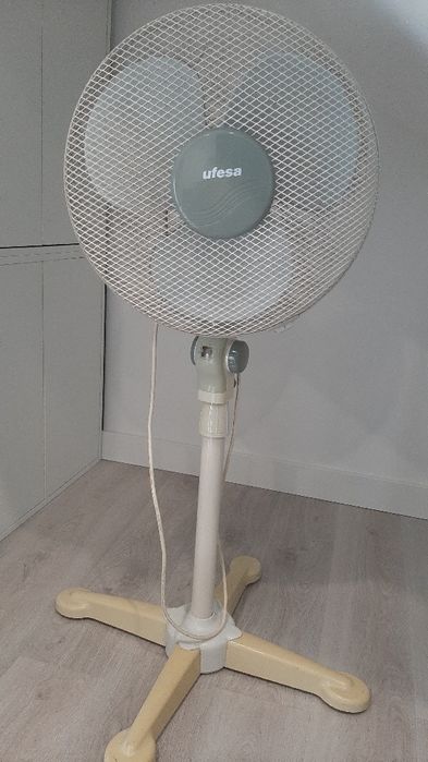 Ventoinha de pé Ufesa