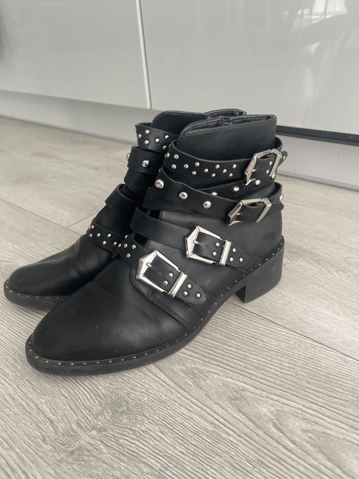 Botki-40- srebrne klamry