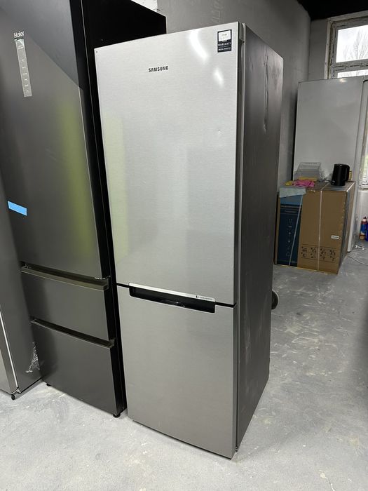 Сучасний стильний холодильник на гарантії від AEG kgn9876y