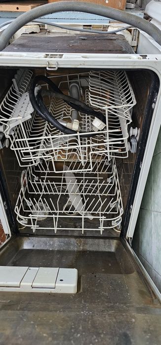Продам посудомоечную машинку