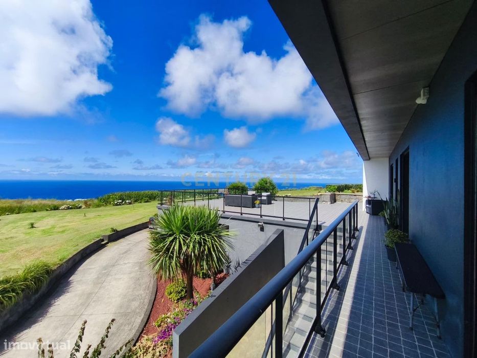 Moradia Única com Vista Mar Desafogada em Santana – Nordeste