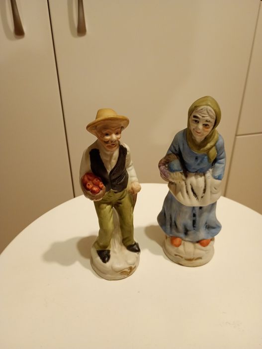 Stare figurki ceramiczne