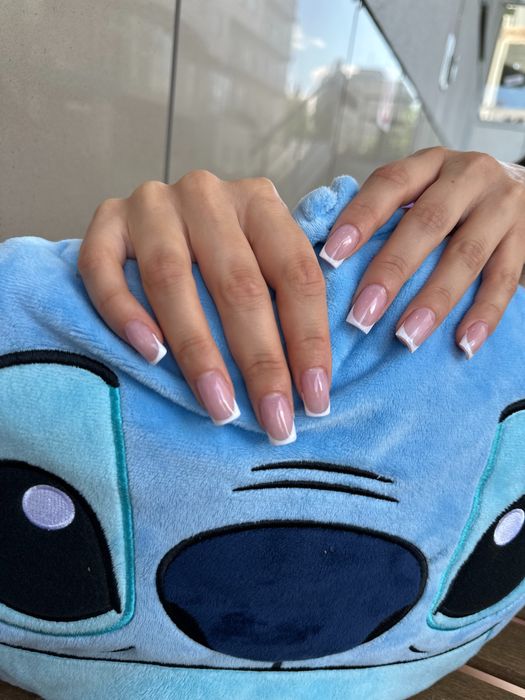 Манікюр на дому.