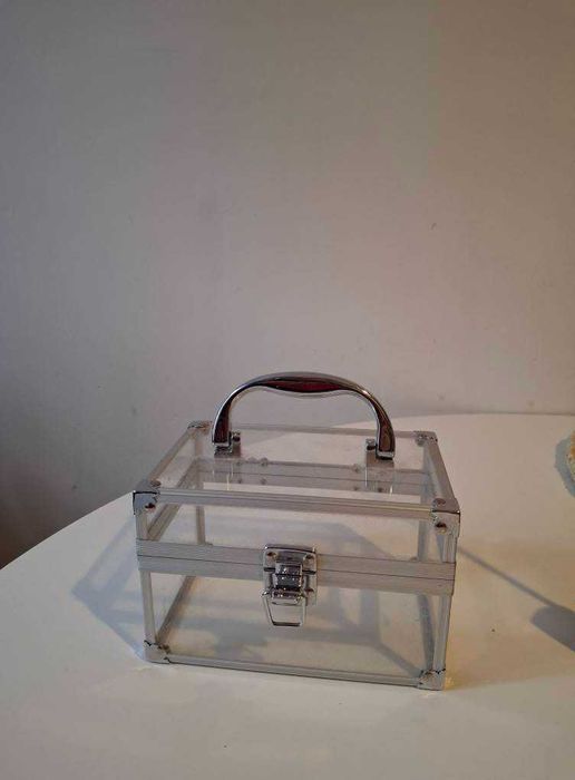 Kuferek na biżuterię/kosmetyki