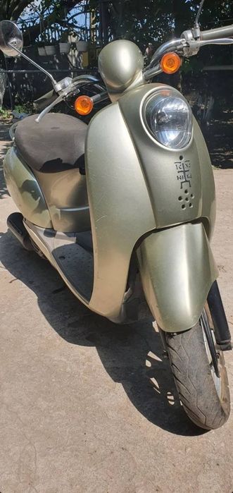 Скутер Yamaha 2001 года на номерах