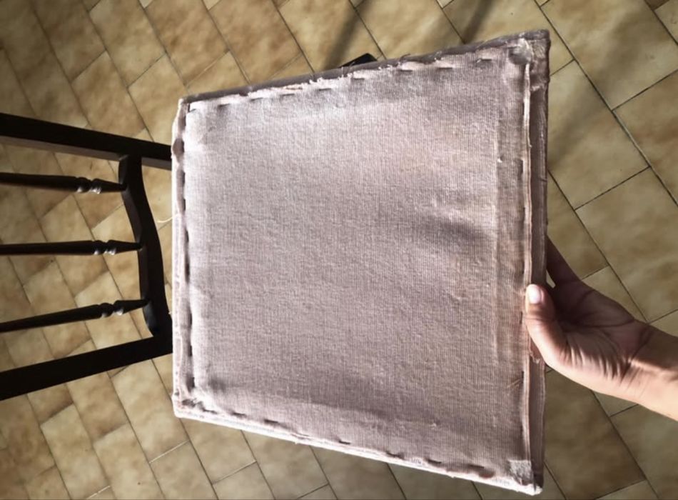 Cadeira em Madeira com assento em Rosa