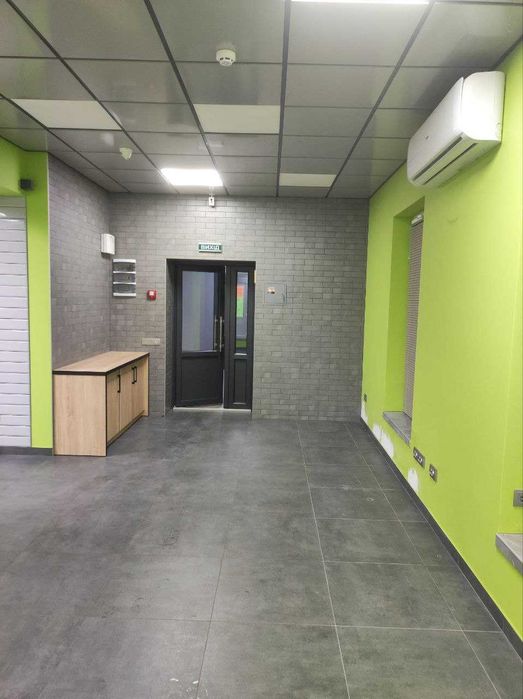 Оренда нежитлового приміщення (м. Радехів, пр-т.Відродження).