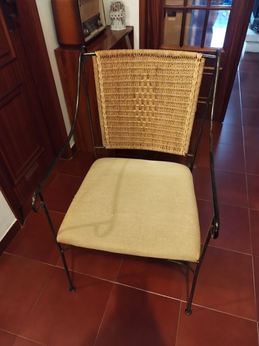 Cadeira braços em Ferro