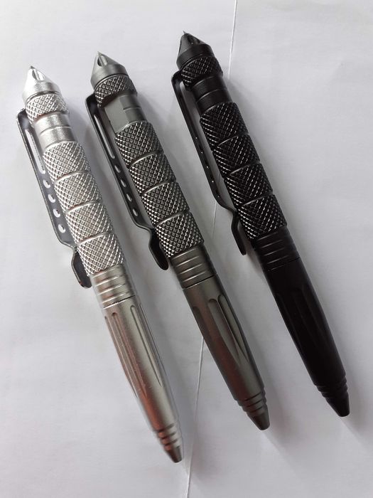 Caneta multifunção com corpo em alumínio