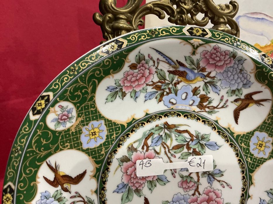 Prato oriental com 24 cm.    Anúncios abaixo